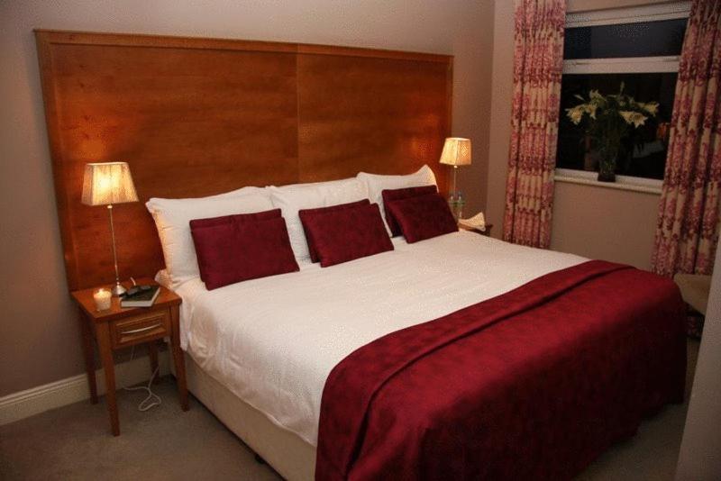 Lake Lodge Guesthouse Киларни Екстериор снимка