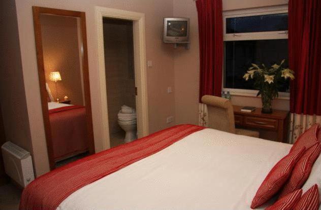 Lake Lodge Guesthouse Киларни Екстериор снимка