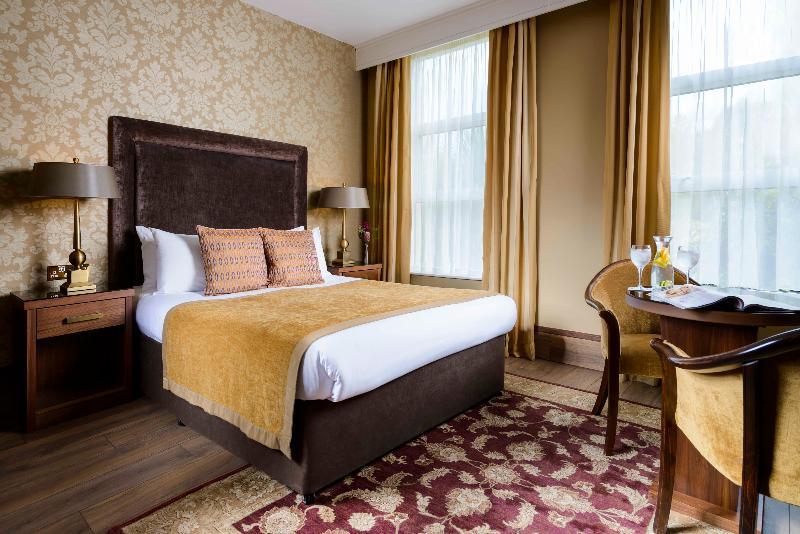 Lake Lodge Guesthouse Киларни Екстериор снимка